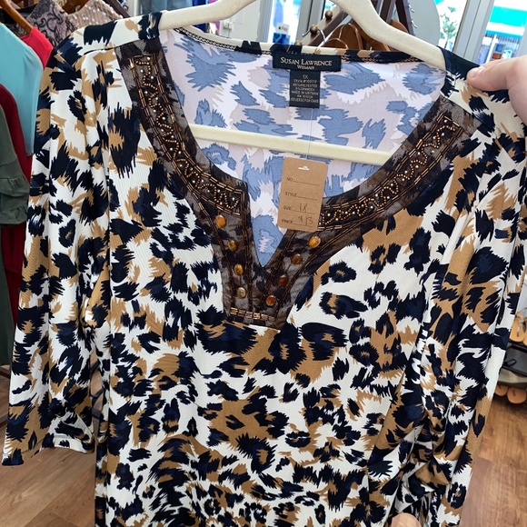 Womens Fancy Blouse - Picture 1 of 2